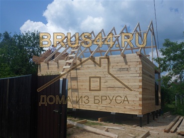 Строительство брусового одноэтажного дома 6х8 м. с кукушником в Холмах Истринский район