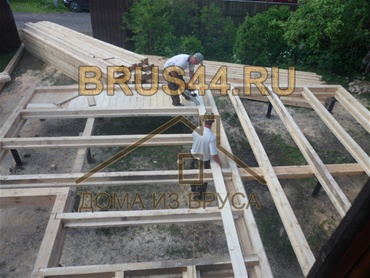 Строительство брусового одноэтажного дома 6х8 м. с кукушником в Холмах Истринский район
